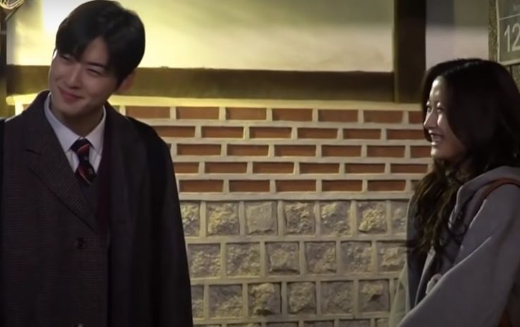 Cha Eun Woo dan Moon Ga Young terlihat malu-malu saat adegan ciuman drama Korea True Beauty