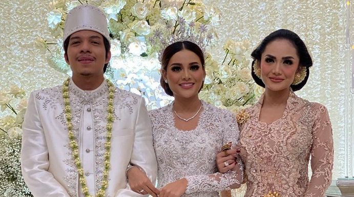 Usai Acara Pernikahan Aurel Hermansyah, Krisdayanti Ngaku Belum Komunikasi Lagi dengan Putrinya.