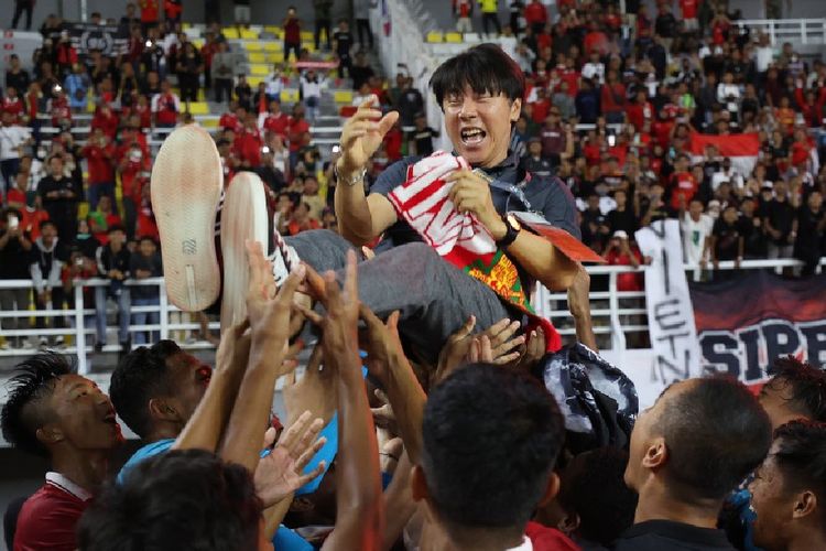 Antar Timnas Indonesia Lolos Ke Piala Asia, Eks Primavera: Terlalu Dini ...