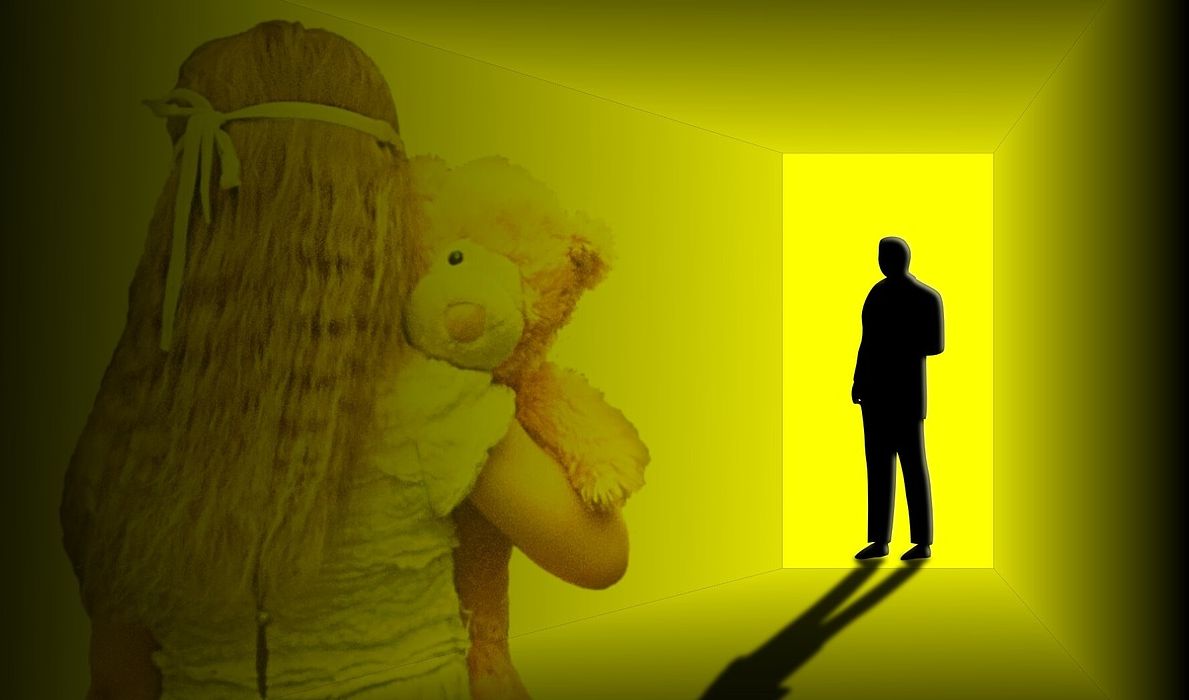 Dua korban kekerasan seksual EL dan FA mengalami gangguan psikologis, sehingga sejumlah pihak turun tangan lakukan treatment khusus.