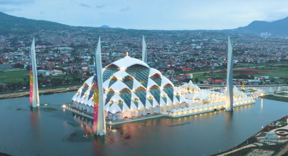 Masjid Raya Al Jabbar akan kembali buka Ramadhan nanti