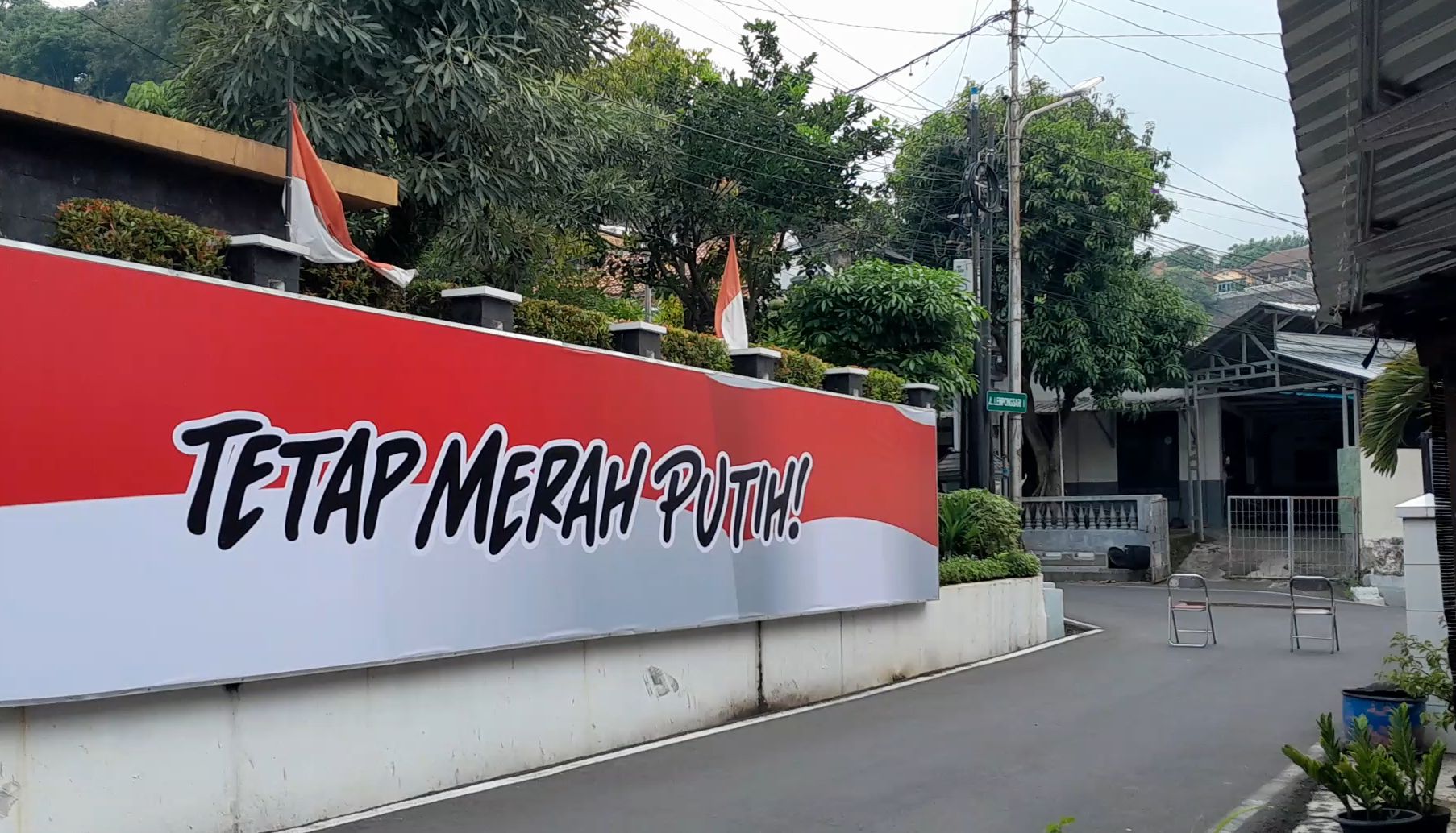 Jalan menuju TPS Ganjar Pranowo di Jawa Tengah mulai ditutup.