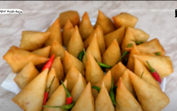 Inilah resep membuat martabak mie kerucut atau kroket mie, yang bisa menjadi ide jualan takjil atau makanan pembuka saat Ramadhan 2023. 