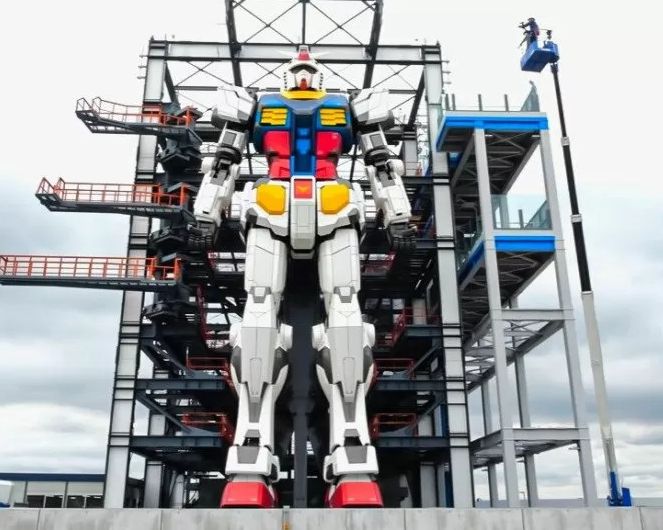  Robot  Gundam  Raksasa Terekam Kamera Bergerak di  Yokohama 