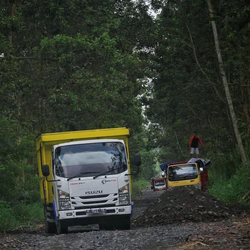  Truk  Pasir  Dilarang Masuk Kawasan Merapi  di Sleman Alasan 