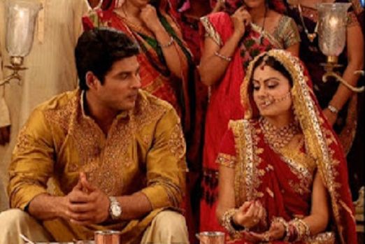 Anandi dan Shiv semakin mesra di serial Balika Vadhu tayang di ANTV. 