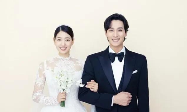 Pernikahan Park Shin Hye dan Choi Tae Joon Bertabur Bintang, Bintang Pinocchio Teteskan Air Mata