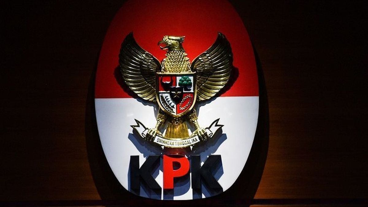 Peras Pejabat, Petugas KPK Gadungan Diamankan Beserta Porche Putih