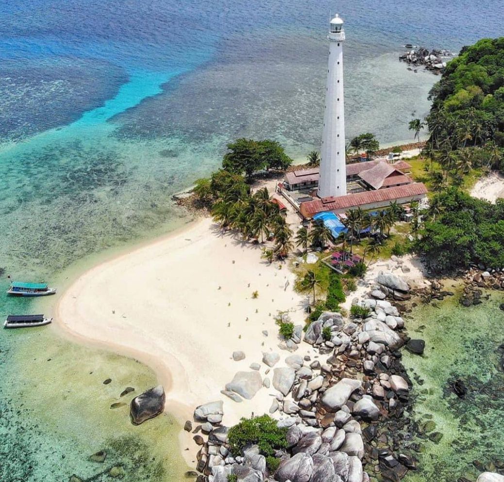 Tempat Wisata Bangka Belitung Terbaru 2023. // Ilustrasi Pulau Lengkuas. 