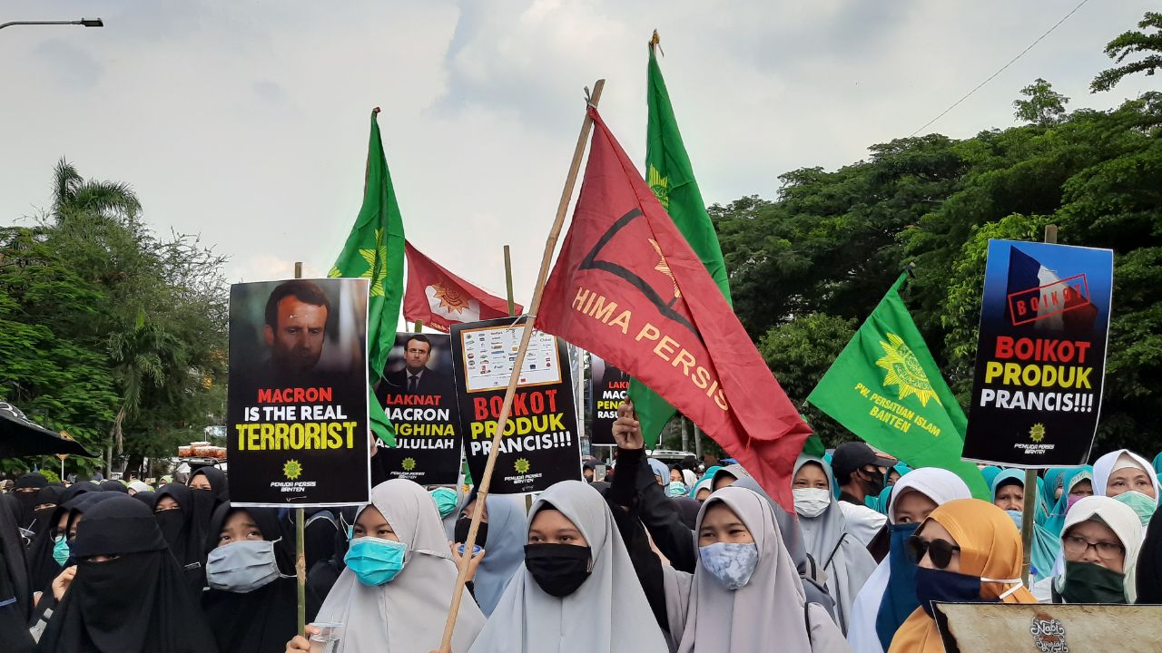 Aksi Kecam Pernyataan Presiden Prancis di Banten