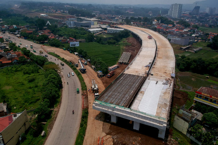 Potret pembangunan Jalan Tol Cileuunyi-Sumedang-Dawuan (Cisumdawu) di Jatinangor, Kabupaten Sumedang