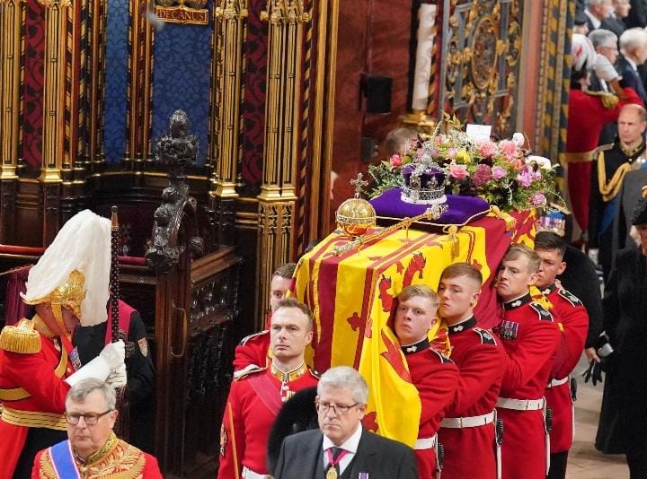 Foto: Tangkap layar, prosesi pemakaman Ratu Elizabeth II dihadiri keluarga dan pemimpin negara dunia/