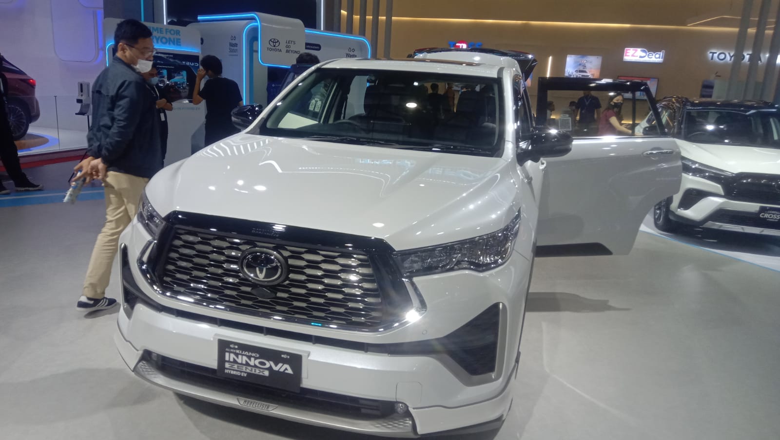 Toyota KIjang Innova Zenix, MPV Terbaik di GJAW 2023/ZONABANTEN/Rahman Wahid/