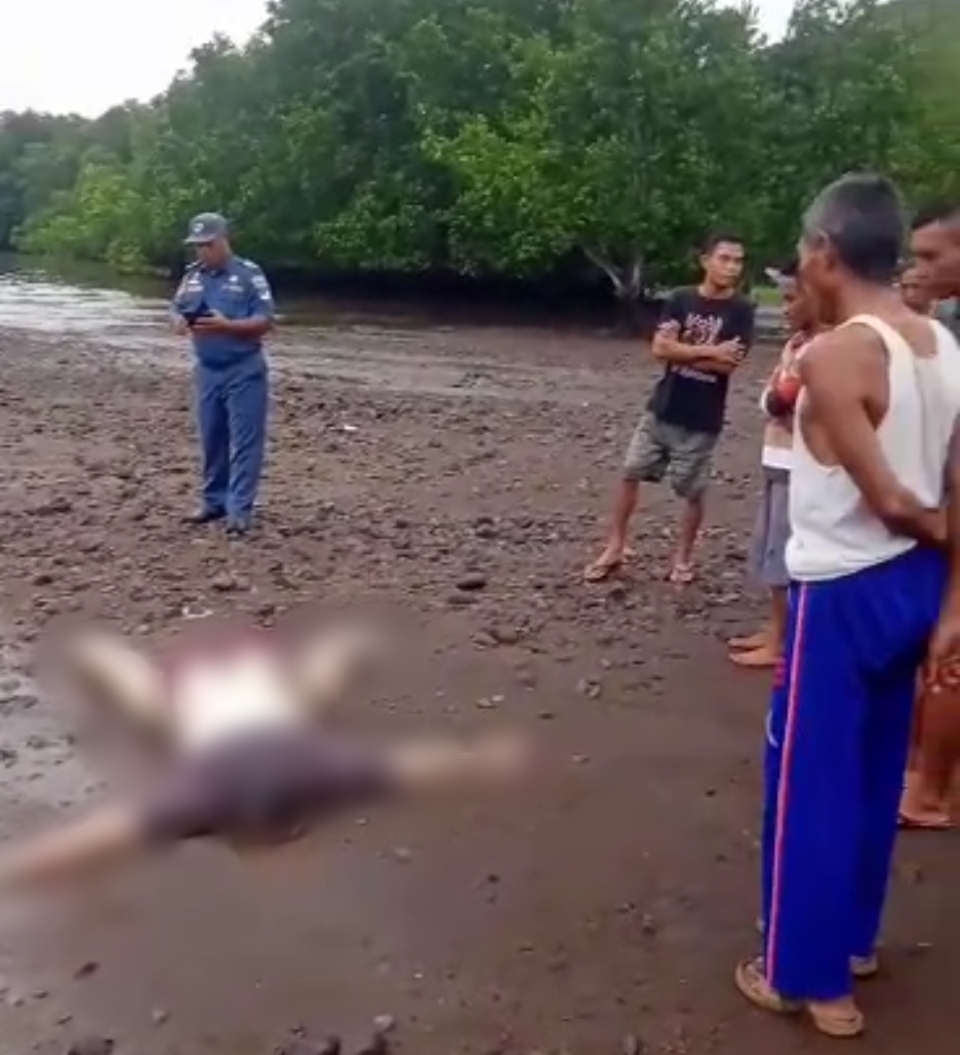 Tangkapan layar video temuan mayat di pinggir pantai Takofi, Kecamatan Pulau Moti, Kota Ternate, Mal