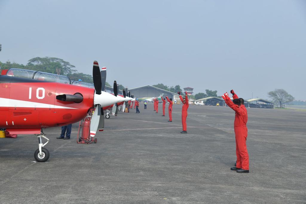 Jupiter Aerobatic Team Gladi Bersih Demo Udara HUT Ke-78 RI 