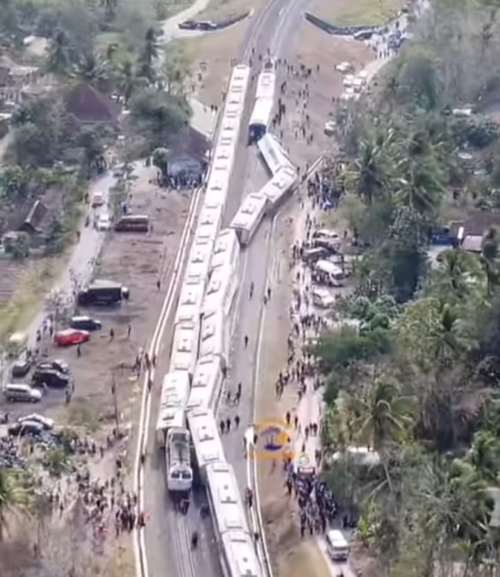 Kondisi kereta KA Argo Semeru dan KA Argo Wilis yang alami insiden di Sentolo, Wates, Kulon Progo, Y