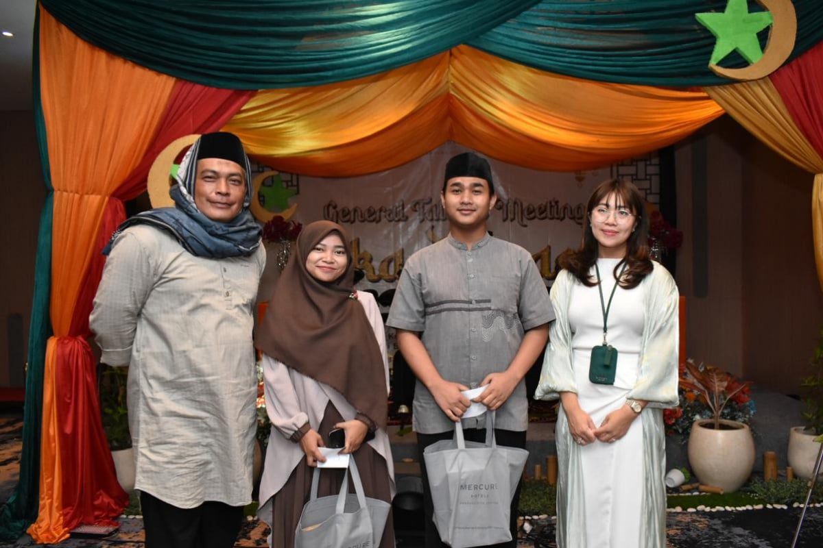Berbagi bahagia dengan anak Panti Asuhan Ulul Albab, Mercure Bandung City Centre gelar buka puasa.