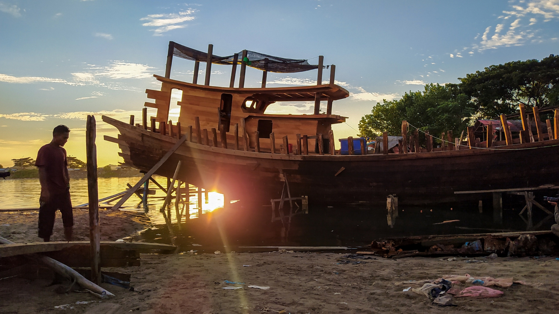 Pembuatan boat nelayan di Pusong Lhokseumawe
