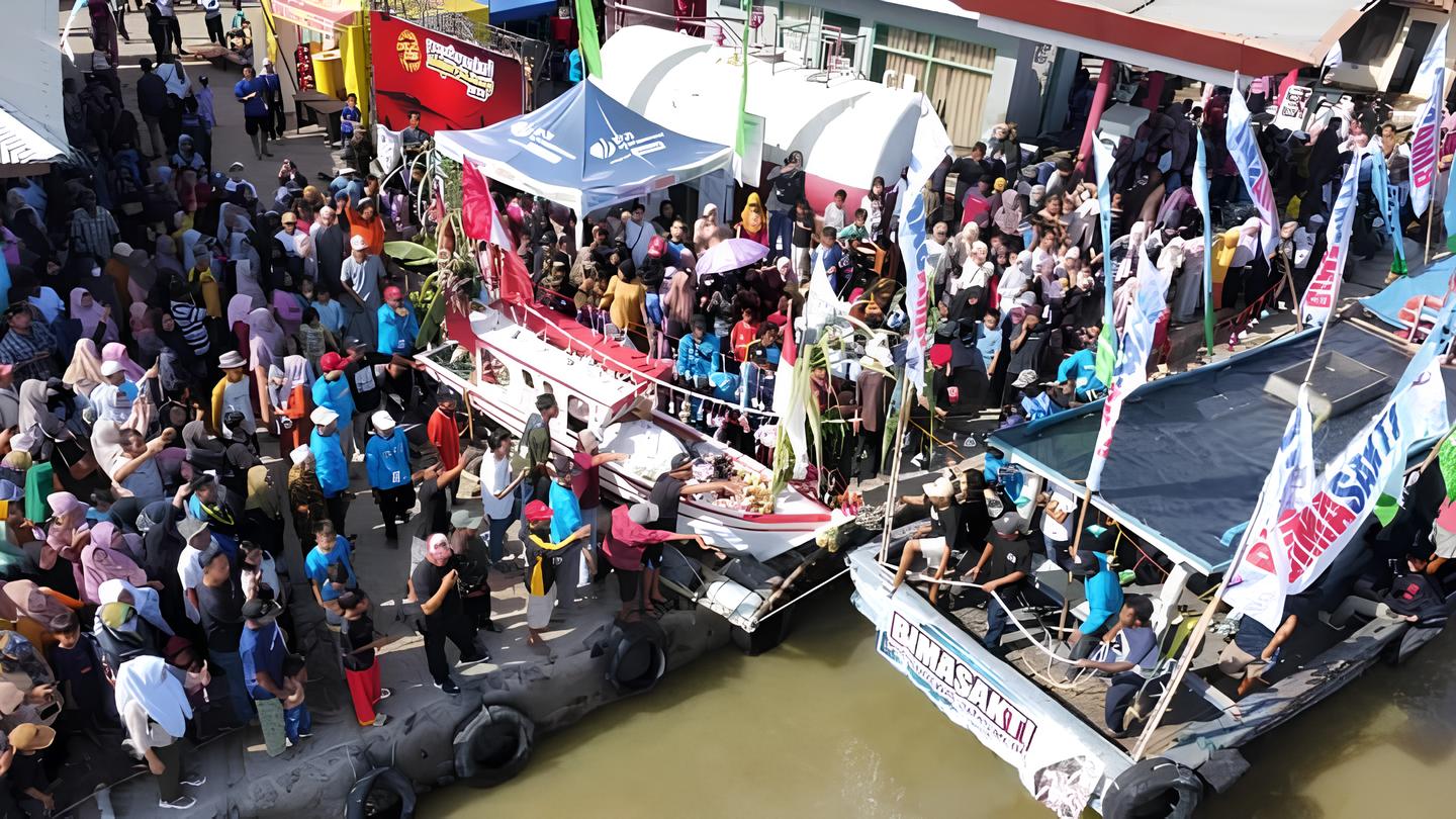 Keseruan Semarak Tasyakuran Laut Panimbang Tahun 2024